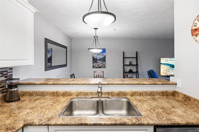 5 of 22 - 8 White St 2, Ladysmith, BC