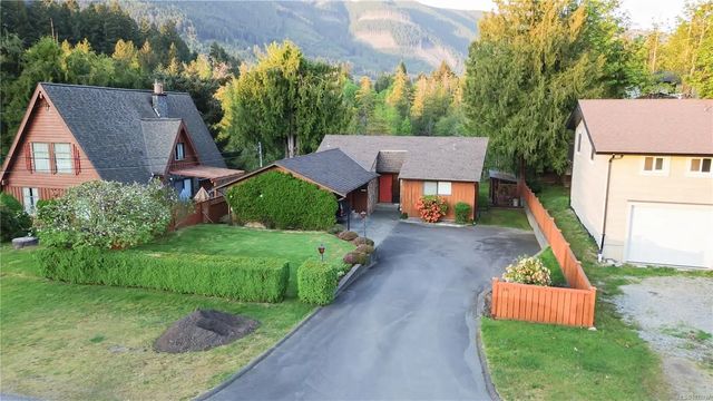 3 of 37 - 41 Somenos St, Lake Cowichan, BC