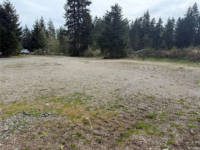 2 of 3 - 7481 Island Hwy, Merville, BC