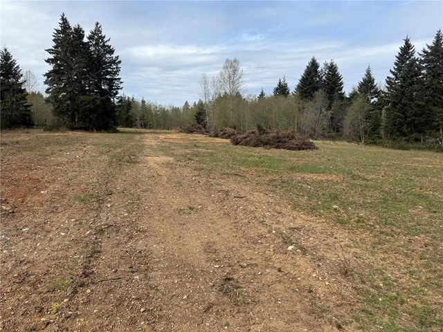 3 of 3 - 7481 Island Hwy, Merville, BC