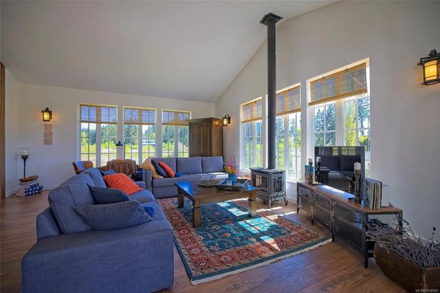 3 of 28 - 146 Tantramar Dr, Salt Spring, BC