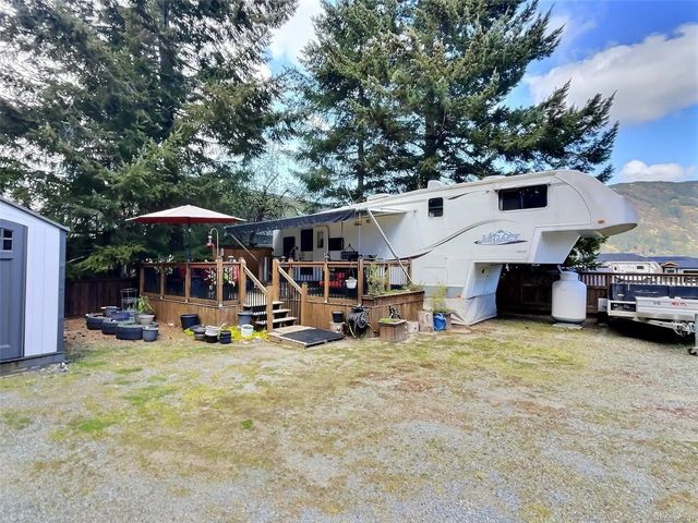 5 of 21 - 6855 Charles Pl, Honeymoon Bay, BC