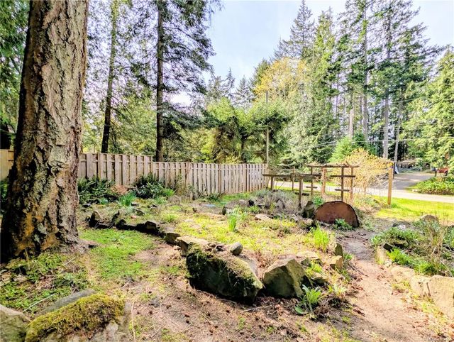 2 of 21 - 948 Harrison Way, Gabriola Island, BC