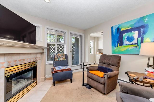 2 of 26 - 1580 Christmas Ave 104, Saanich, BC