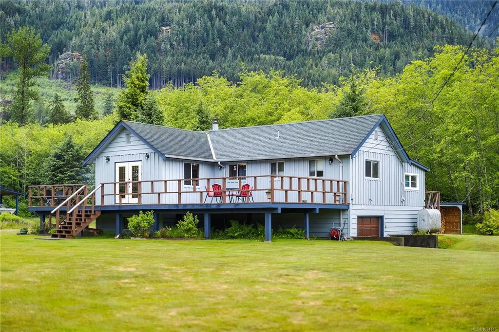843 Sayward Rd, Sayward