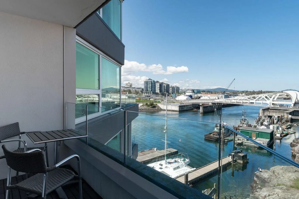 1234 Wharf St 401, Victoria