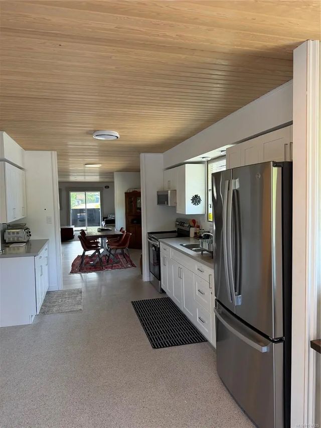 5 of 10 - 251 Frigate Rd, Bamfield, BC