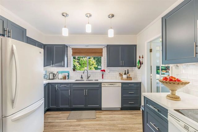 3 of 54 - 1226 Centre Rd, Qualicum Beach, BC