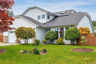 810 Colonia Dr, Ladysmith