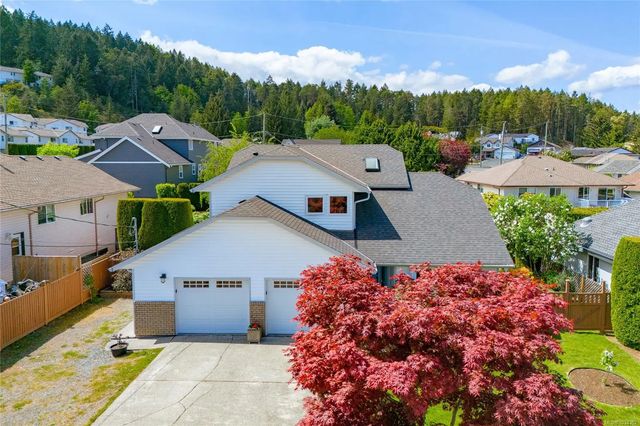 2 of 58 - 810 Colonia Dr, Ladysmith, BC
