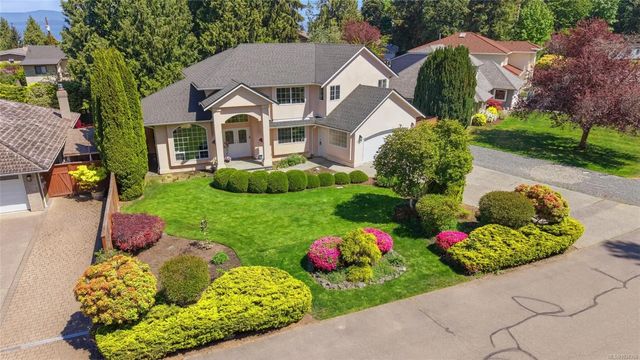2 of 80 - 589 Belyea Rd, Qualicum Beach, BC