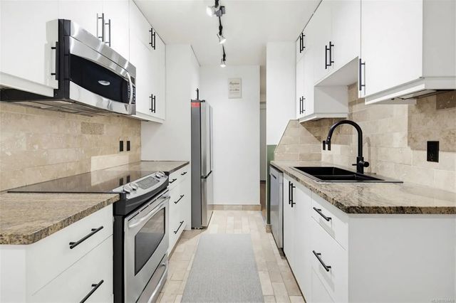 3 of 27 - 2520 Wark St 209, Victoria, BC