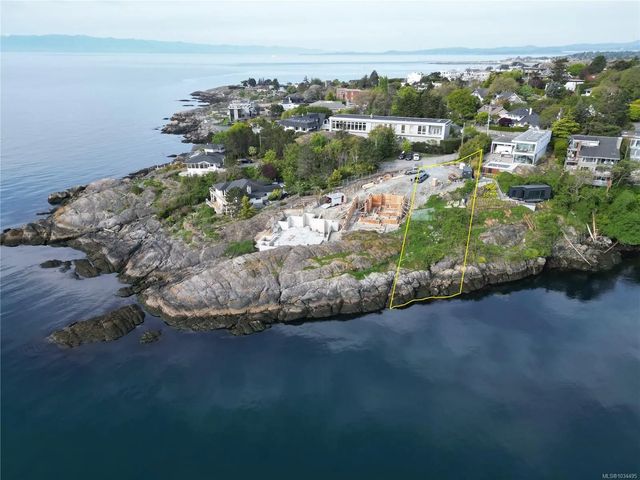 3 of 8 - 291 King George Terr A, Oak Bay, BC