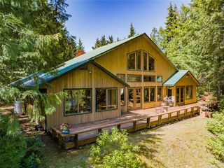 1055 Spider Lake Rd, Qualicum Beach