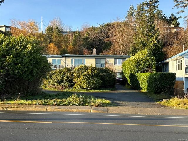 4 of 14 - 1266 Island Hwy S, Campbell River, BC