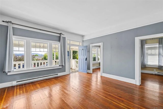3 of 32 - 36 Irwin St, Nanaimo, BC