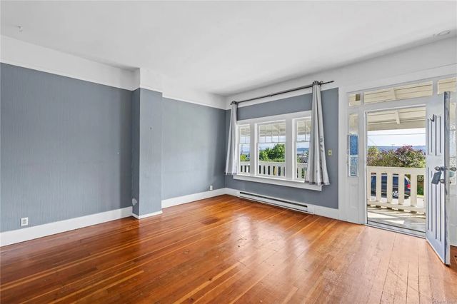 4 of 32 - 36 Irwin St, Nanaimo, BC