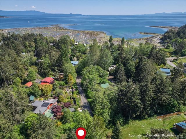 2 of 24 - 5235 Mcleod Rd, Hornby Island, BC