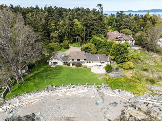 2 of 99 - 3035 Mcanally Rd, Saanich, BC