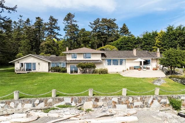 5 of 99 - 3035 Mcanally Rd, Saanich, BC