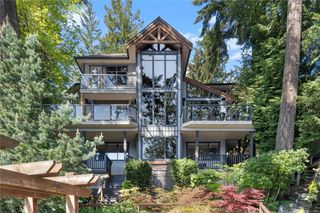 211 Ferntree Pl, Nanaimo