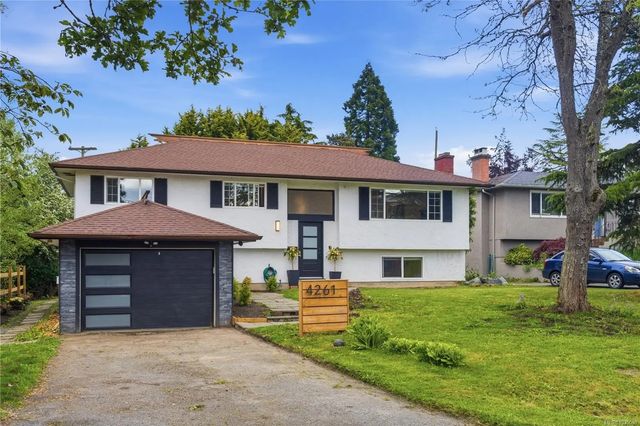 2 of 34 - 4261 Carey Rd, Saanich, BC