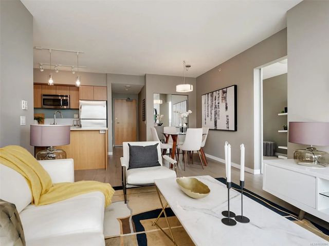 2 of 25 - 834 Johnson St 708, Victoria, BC