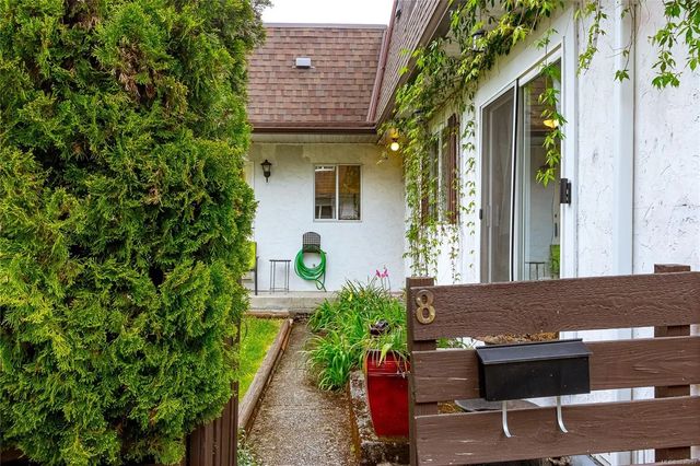 3 of 37 - 3208 Gibbins Rd 8, Duncan, BC