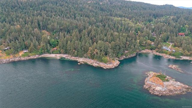 3 of 28 - 157 Menhinick Dr, Salt Spring, BC
