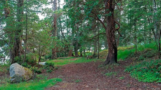 5 of 28 - 157 Menhinick Dr, Salt Spring, BC