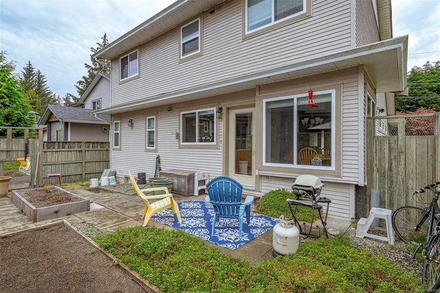 2 of 51 - 1914 Maple Ave S, Sooke, BC