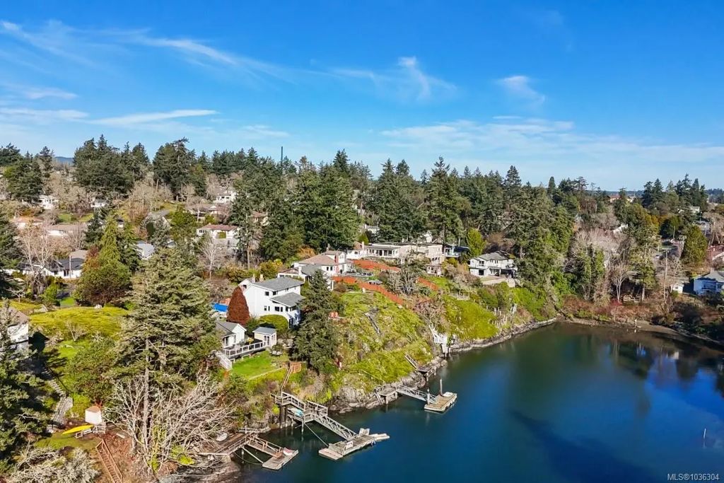 304 Bessborough Ave, View Royal