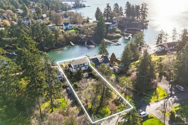 4 of 18 - 304 Bessborough Ave, View Royal, BC