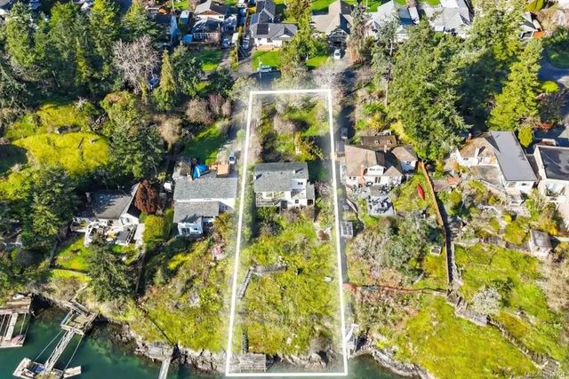 5 of 18 - 304 Bessborough Ave, View Royal, BC