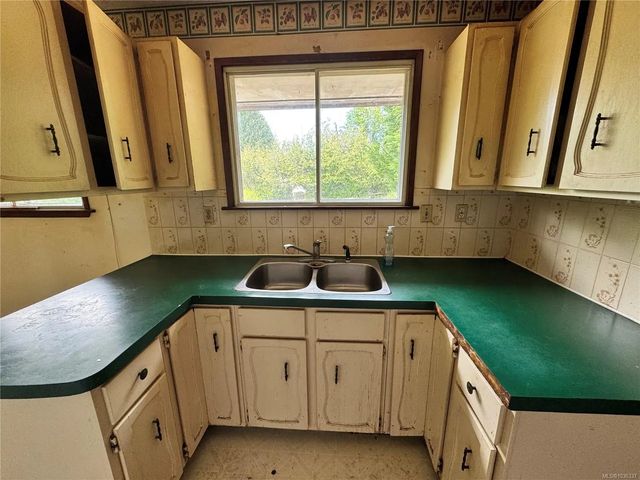 4 of 15 - 780 Westmere Rd, Campbell River, BC