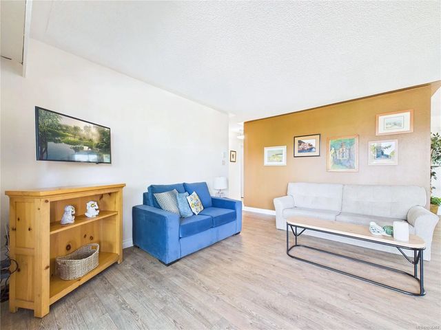 4 of 42 - 1665 Oak Bay Ave 401, Victoria, BC