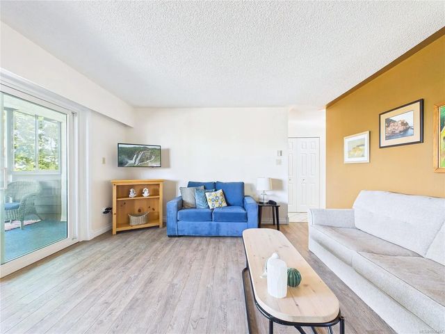 5 of 42 - 1665 Oak Bay Ave 401, Victoria, BC