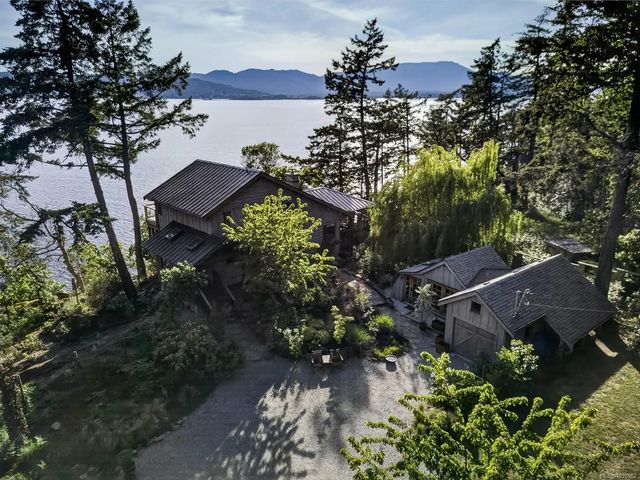2 of 70 - 245 Mountain Park Dr, Salt Spring, BC