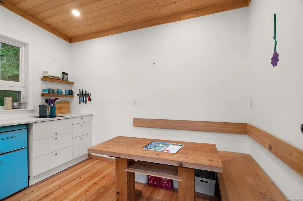 125 Mapleleaf Lane, Sidney Island