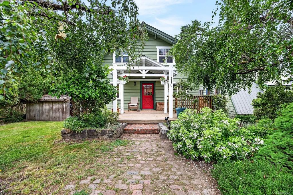 110 Forest Hill Pl, Salt Spring