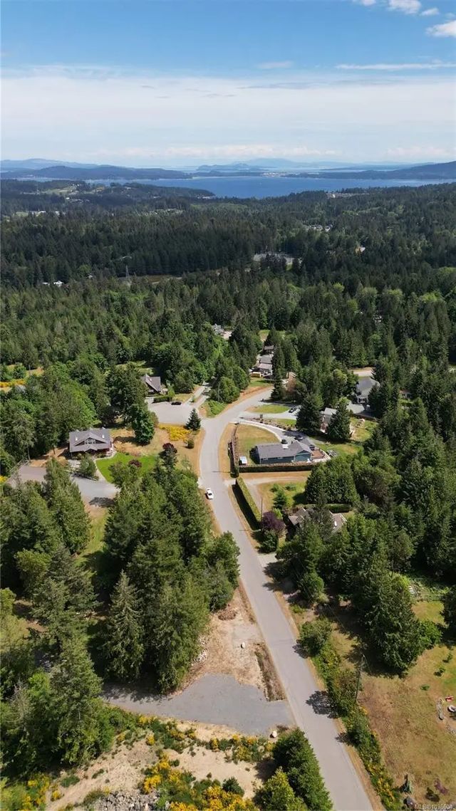 5 of 8 - 2 Courtney Way, Shawnigan Lake, BC
