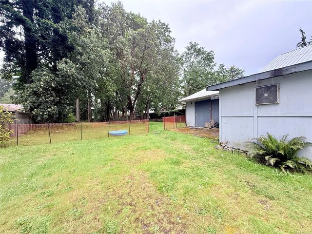 5 of 12 - 2321 Sooke Rd, Colwood, BC