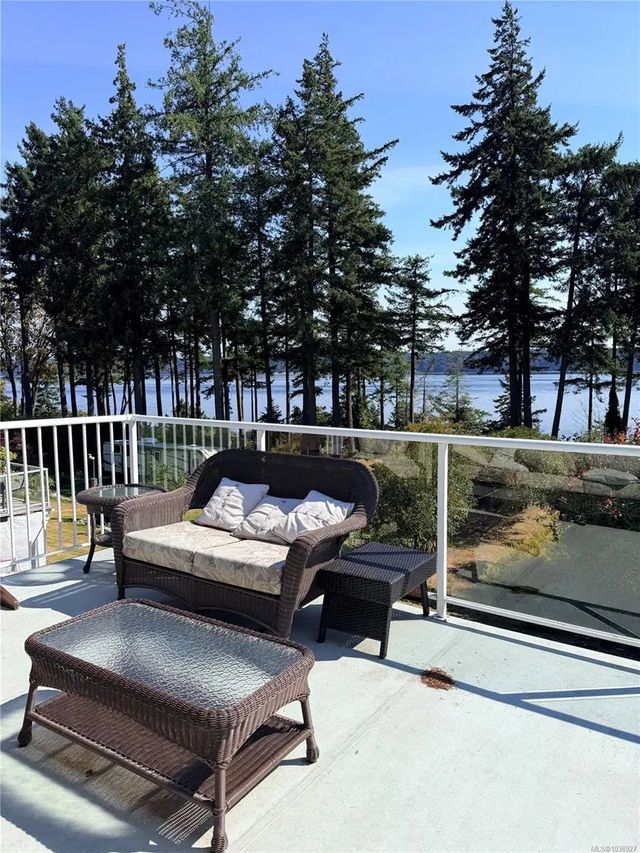 4 of 46 - 241 Carnegie St, Campbell River, BC
