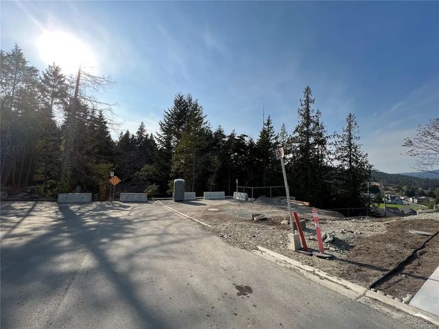 2 of 3 - 1002 Peace Keeping Cres, Langford, BC