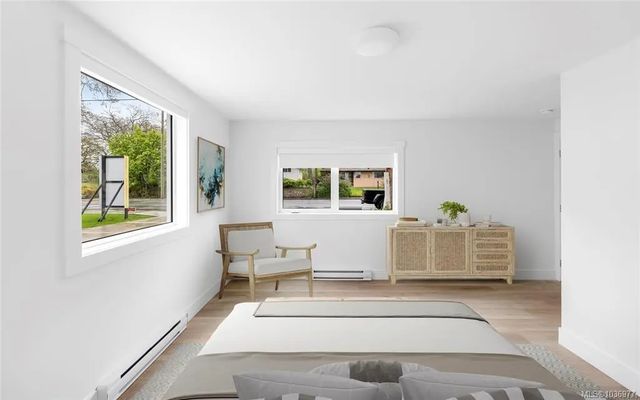 4 of 22 - 2536 Shelbourne St 8, Victoria, BC