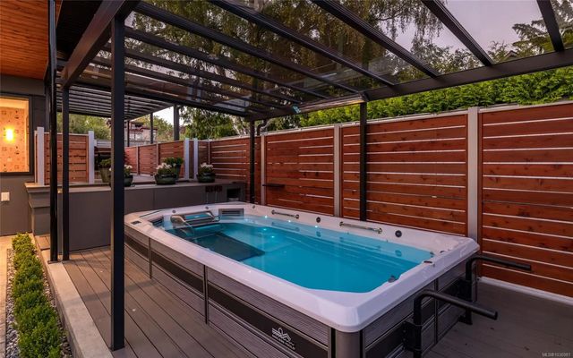 3 of 60 - 330 Irving Rd, Victoria, BC