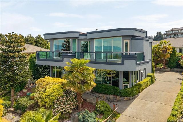 2 of 64 - 6577 Groveland Dr, Nanaimo, BC