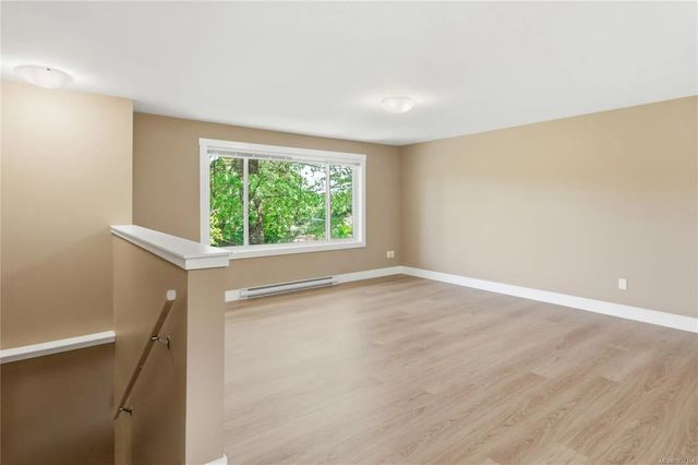 2 of 52 - 1965 Stannard Dr, Nanaimo, BC