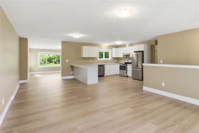 3 of 52 - 1965 Stannard Dr, Nanaimo, BC