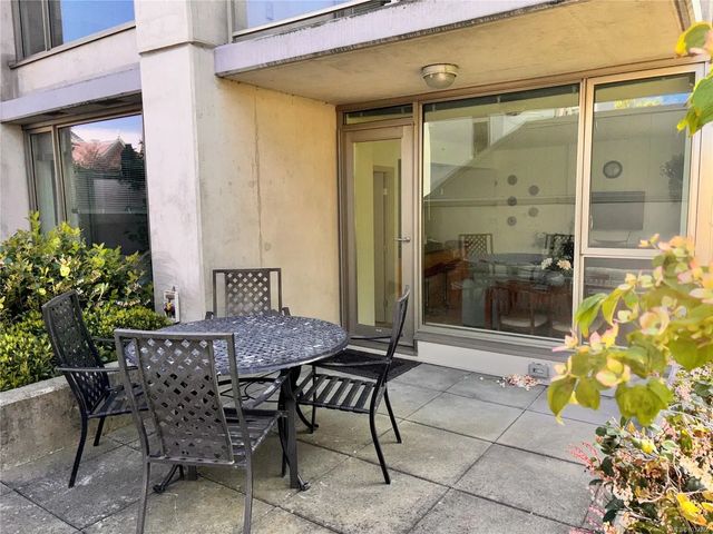 2 of 33 - 760 Johnson St 208, Victoria, BC